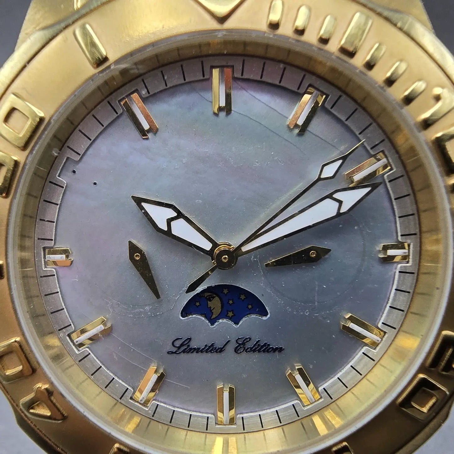 Invicta Sea Wizard Watch Men 44mm MOP Dial Gold Tone Daydate Round READ!! NewBat1