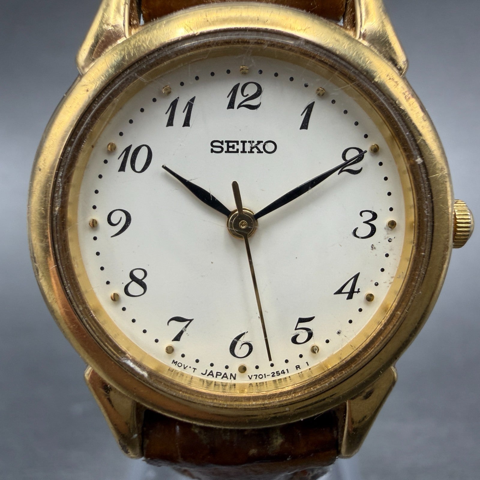 Seiko Watch Women 25mm Cream Dial Gold Tone Round V701-1930 New Battery1