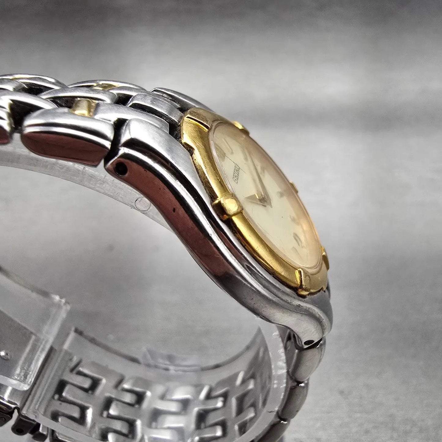 Seiko Watch Women 26mm Ivory Dial Two Tone Date Round V789-0369 New Battery3