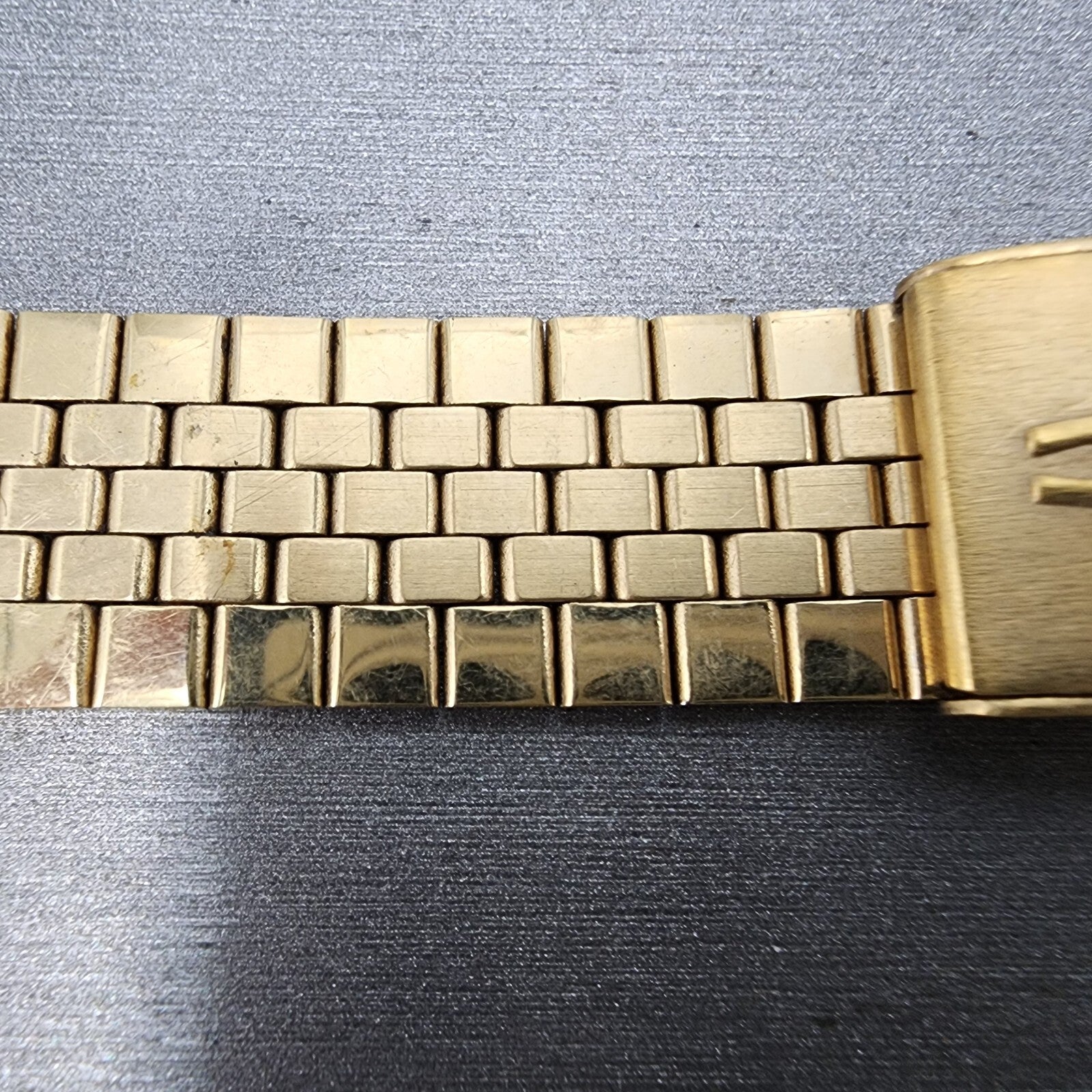 Bulova Accutron Watch Band 19mm Gold Tone Stainless Steel MISSING ONE END LINK3