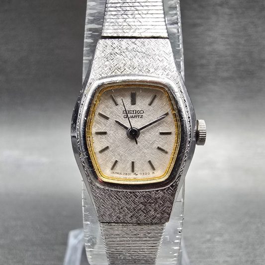 Seiko Watch Women 17mm Silver Dial Silver Tone Oval 2B31-5039 New Battery JP4570
