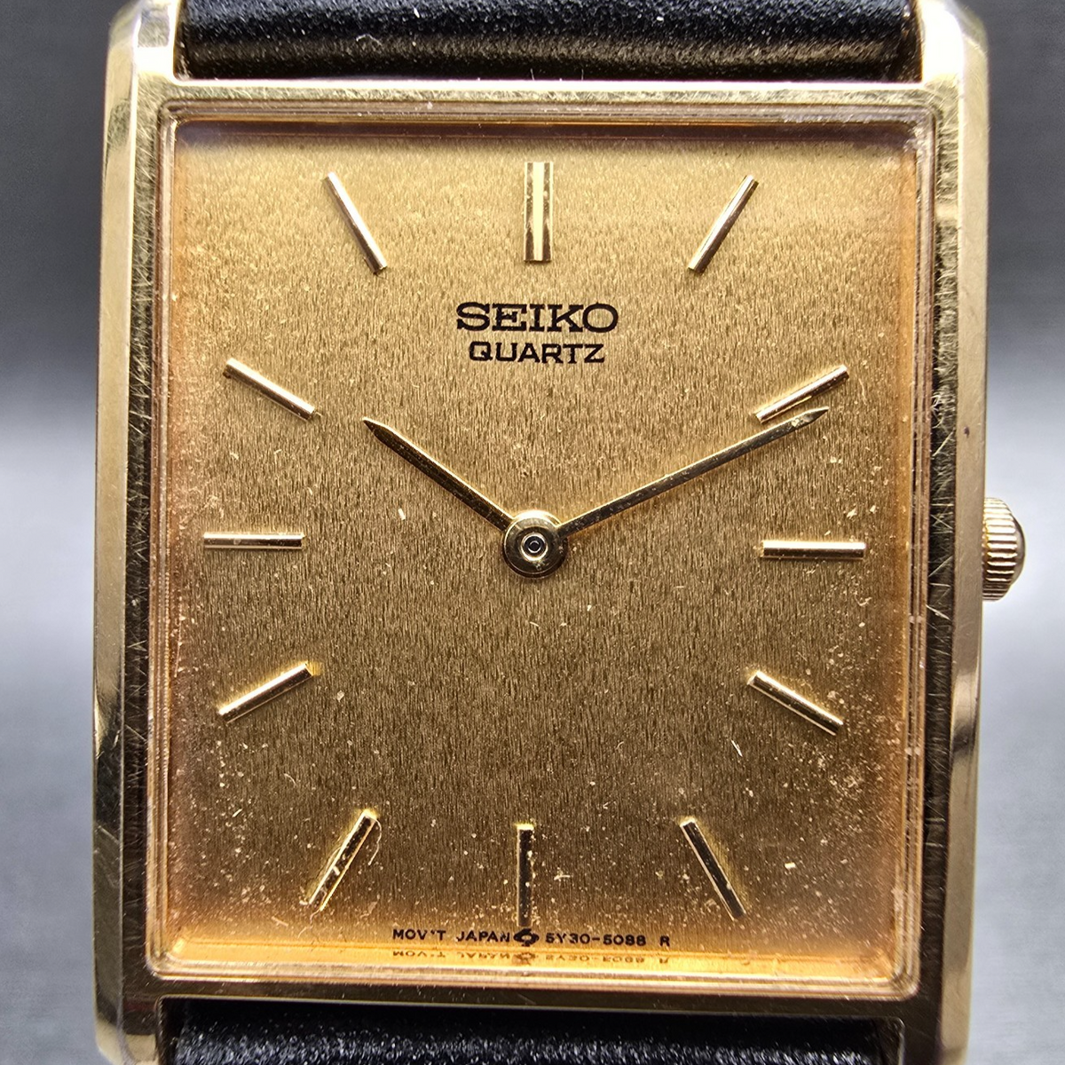 Seiko Tank Watch Men 25mm Gold Dial Gold Rectangle 5Y30-5069 New Battery VTG JP1