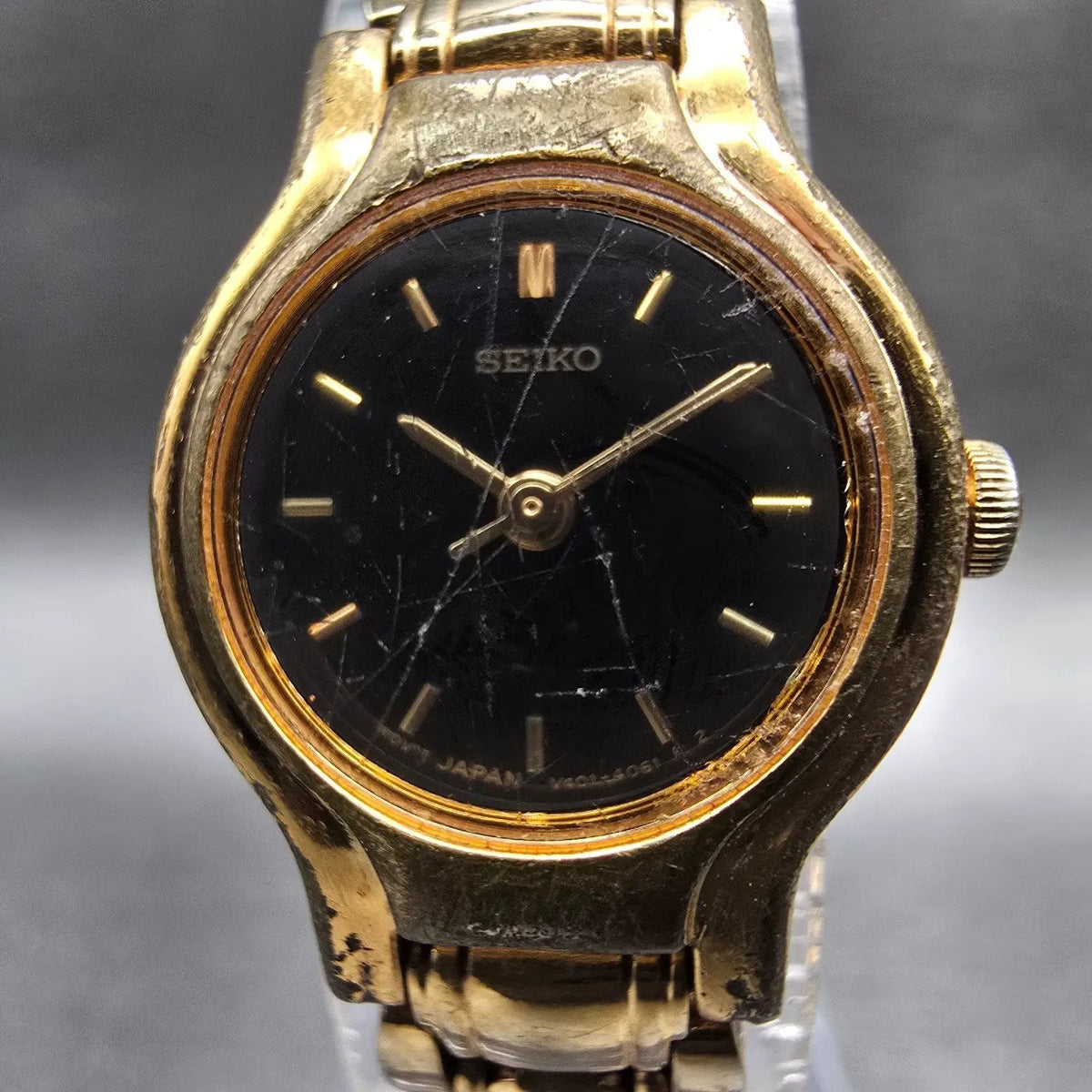 Seiko Watch Women 19mm Black Dial Gold Tone Round V401-0289 New Battery Vintage1