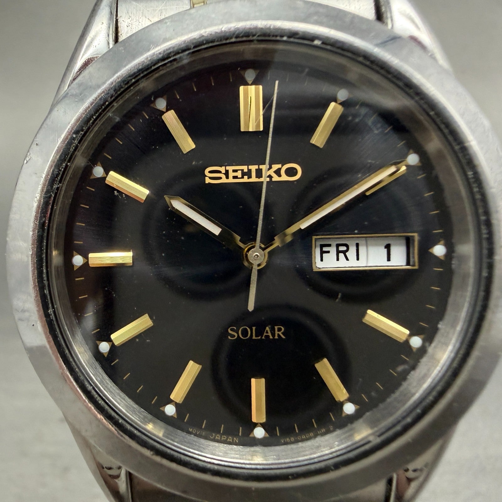 Seiko Solar Watch Men 37mm Black Dial Two Tone Daydate Round V158-0AB0 Runs1
