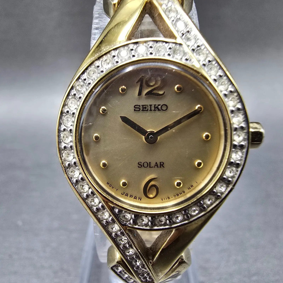 Seiko Solar Watch Women 23mm Gold Dial Gold Round Crystal Bezel V115-0AP0 Runs0