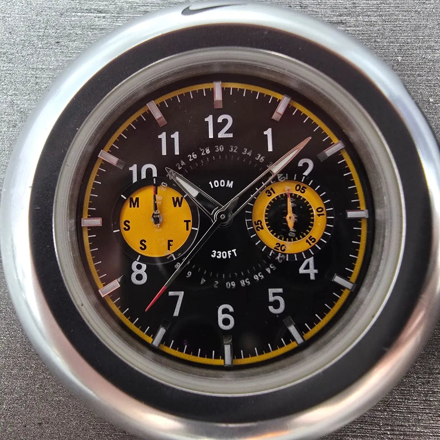 Nike Oregon Chronograph Watch Men 45mm Black Dial Silver Tone Round Sample PARTS2