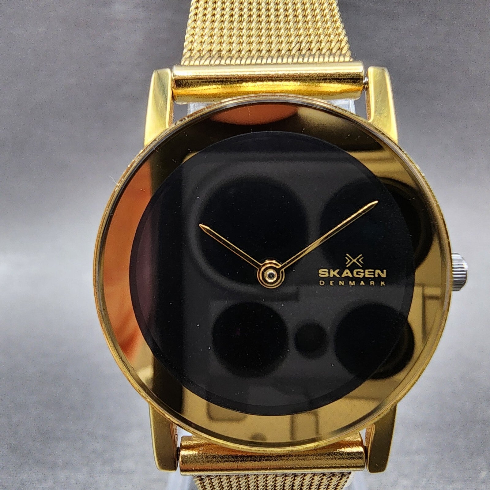 Skagen Watch Women 26mm Black Dial Gold Tone Round Mesh Band 39SGGB New Battery1
