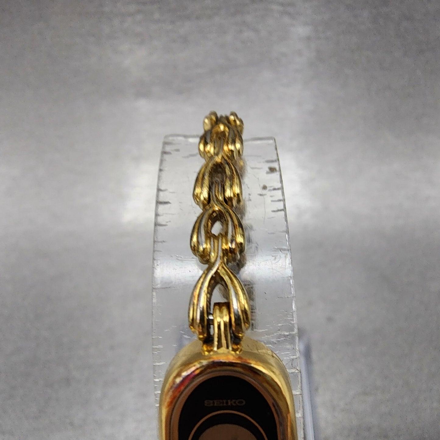 Seiko Watch Women 13mm Digital Gold Tone Oval L6204000 New Battery4