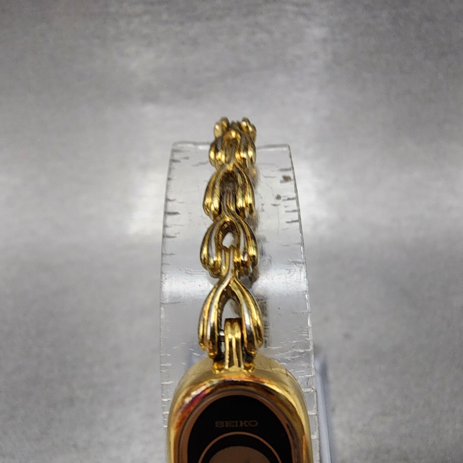 Seiko Watch Women 13mm Digital Gold Tone Oval L6204000 New Battery4
