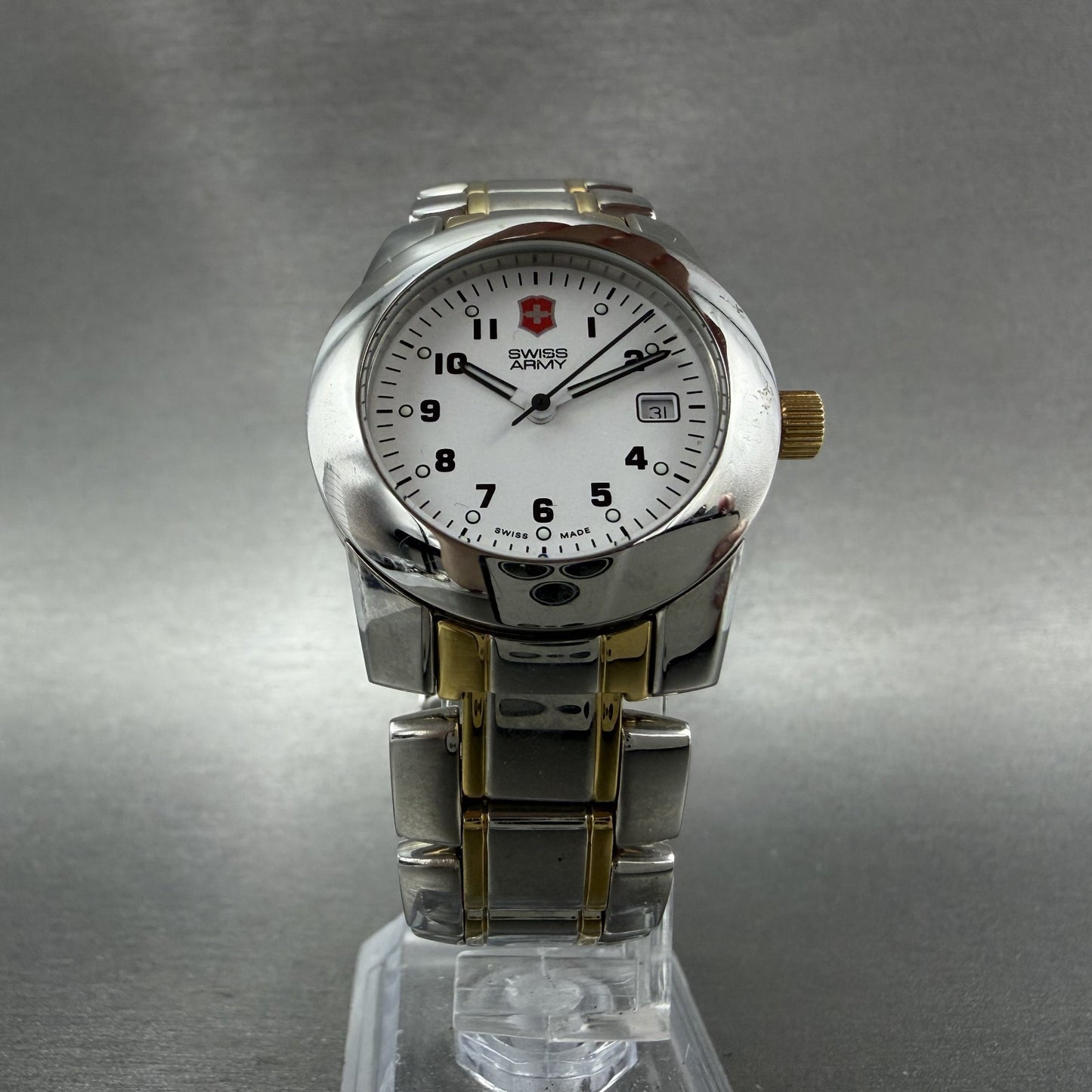 Victorinox Swiss Army Peak Watch Women 30mm White Dial Two Tone Date New Battery5