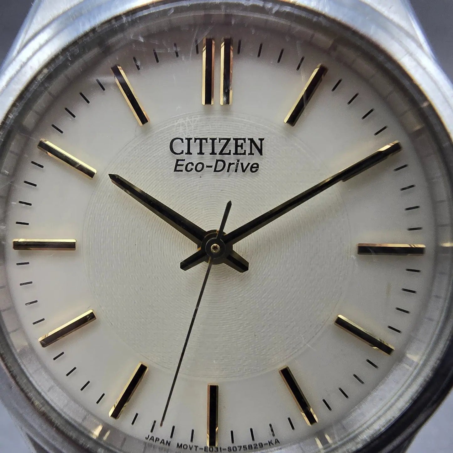 Citizen Eco-Drive Watch Men 35mm Cream Dial Silver Tone Round E031-S048419 Runs1