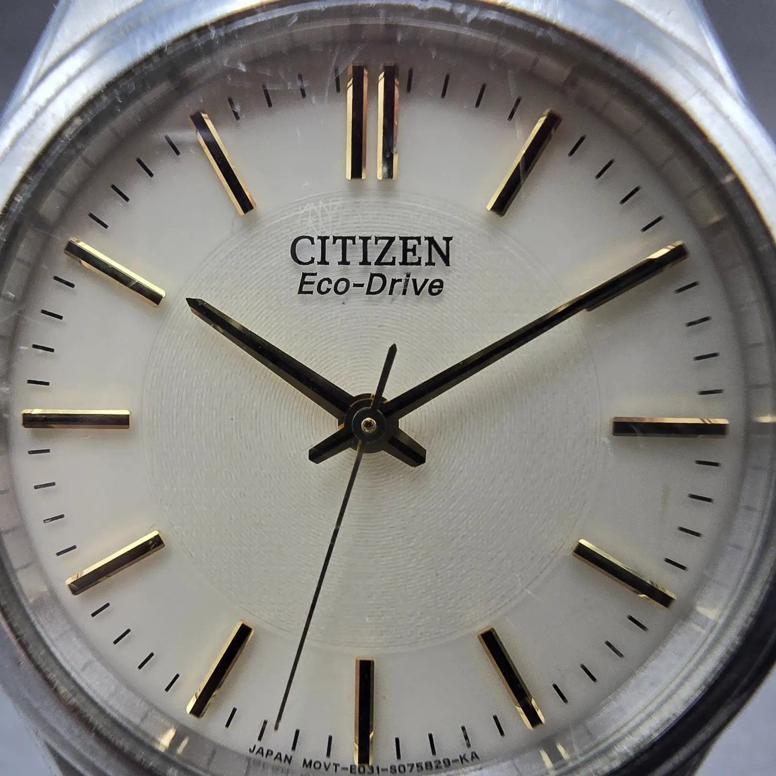 Citizen Eco-Drive Watch Men 35mm Cream Dial Silver Tone Round E031-S048419 Runs1