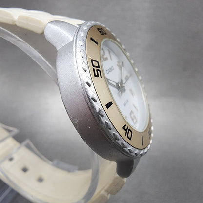 Casio Dive Watch Women 32mm White Dial Silver Tone Round LTP1331 New BatteryABC4
