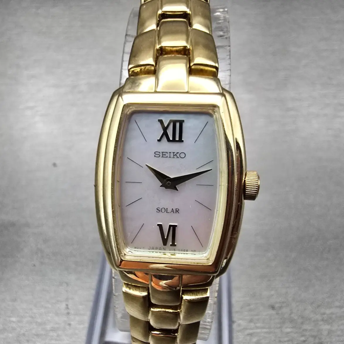 Seiko Solar Watch Women 18mm MOP Dial Gold Tone Rectangle V115-0AA0 Works0