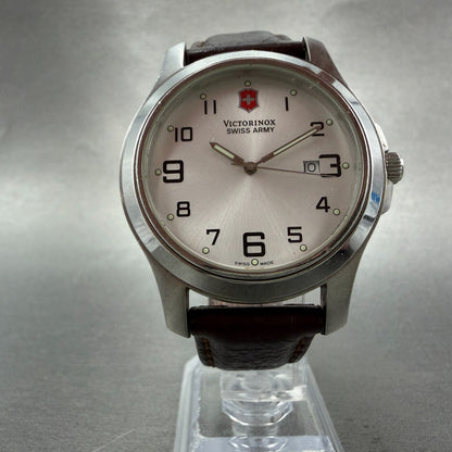 Victorinox Swiss Army Watch Men 40mm Silver Dial Silver Tone Date Round PARTS6