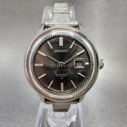 Seiko Watch Women 27mm Black dial Silver Tone Date Manual 21180340 Runs READ!!!0