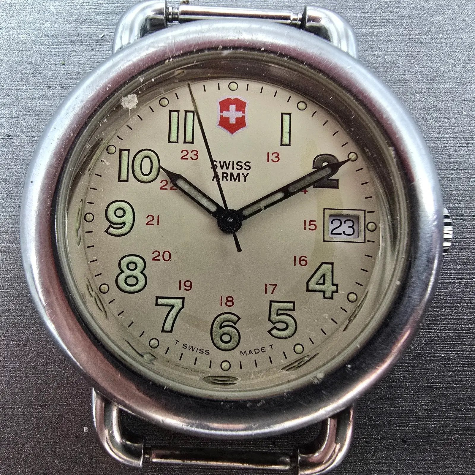 Victorinox Swiss Army Cavalry Watch Men 37mm Cream Dial Silver Tone Date PART MN2