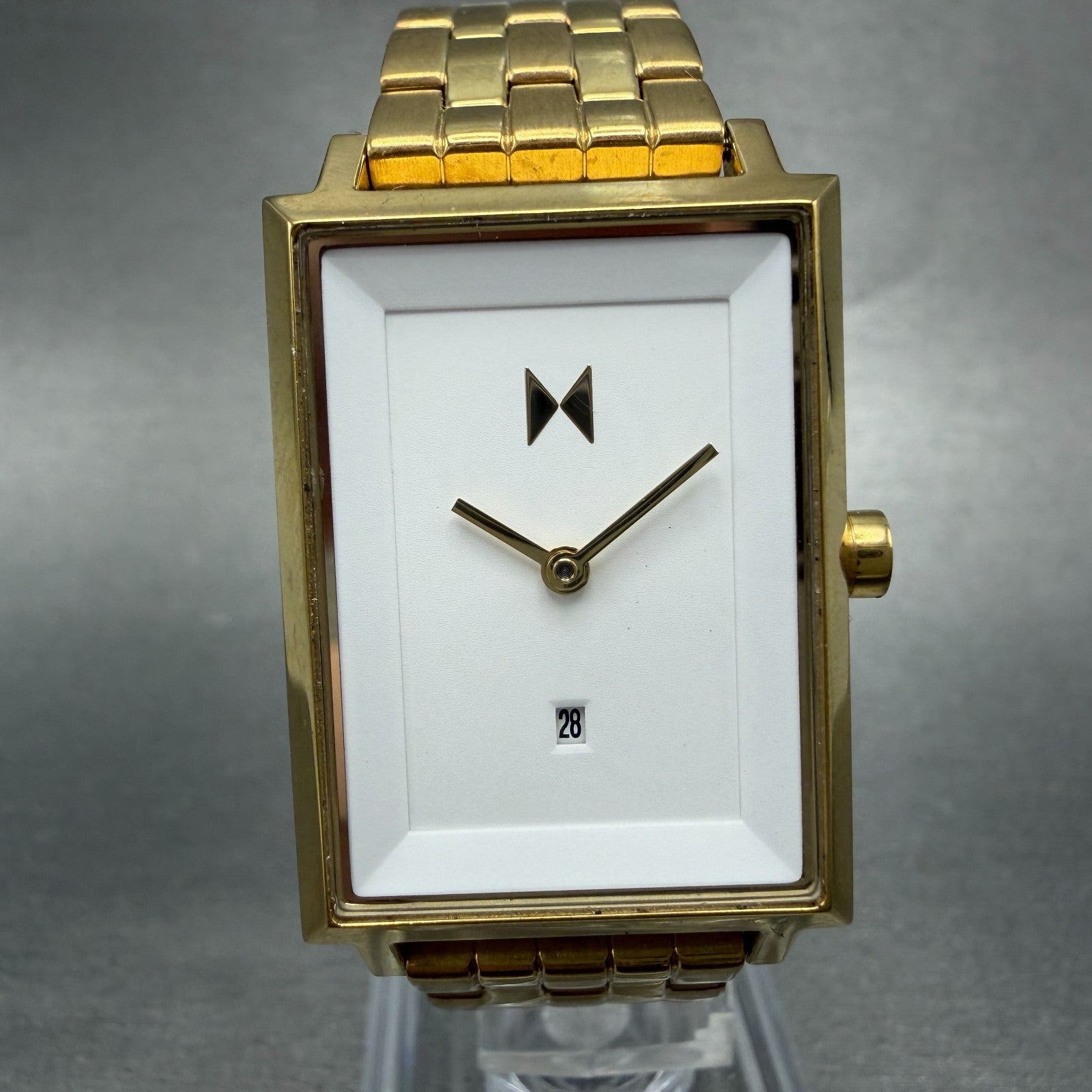 MVMT Signature Square 24mm White Dial Gold Tone Date Rectangle New battery0