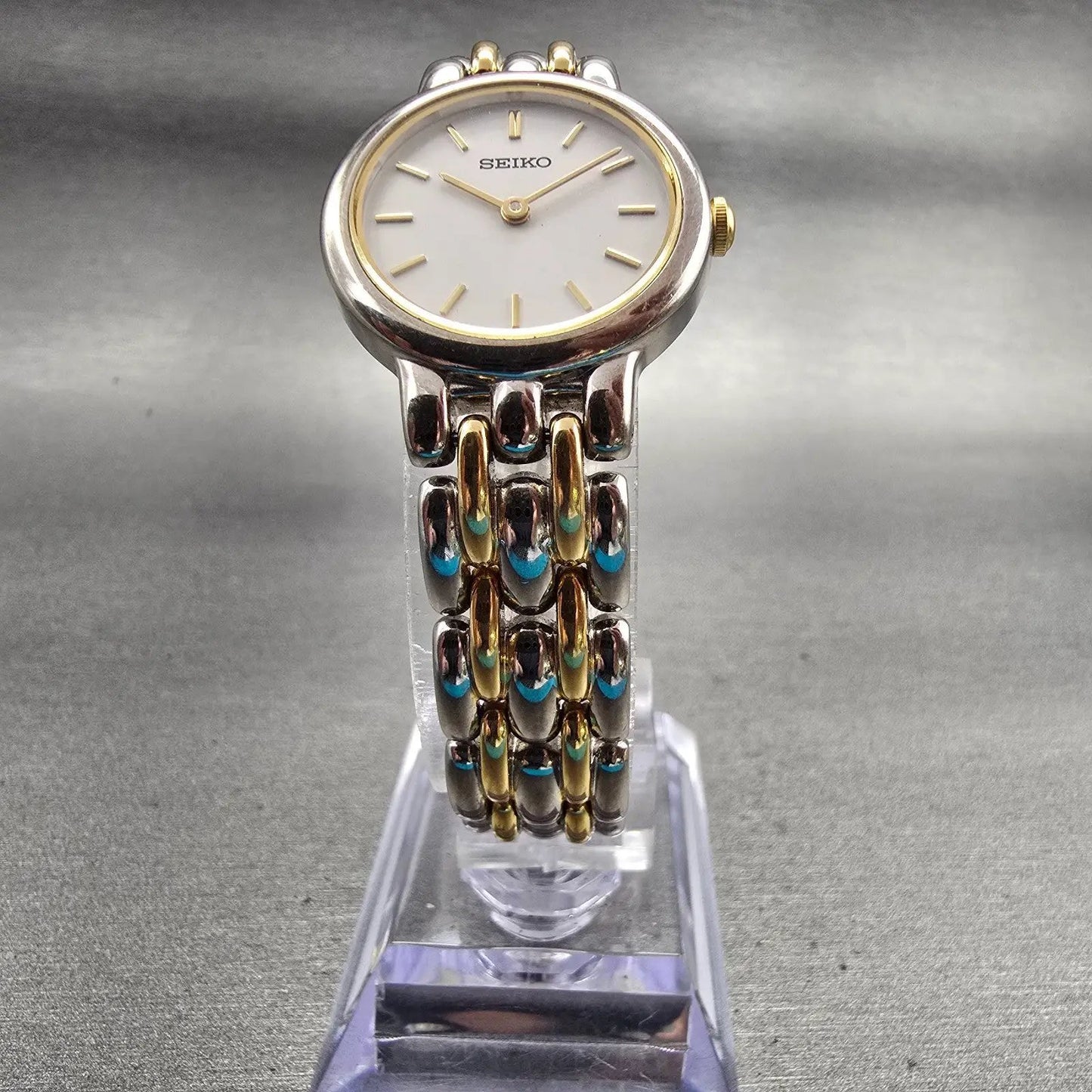 Seiko Watch Women 24mm White Dial Two Tone Round V700-6379 New Battery Vintage5