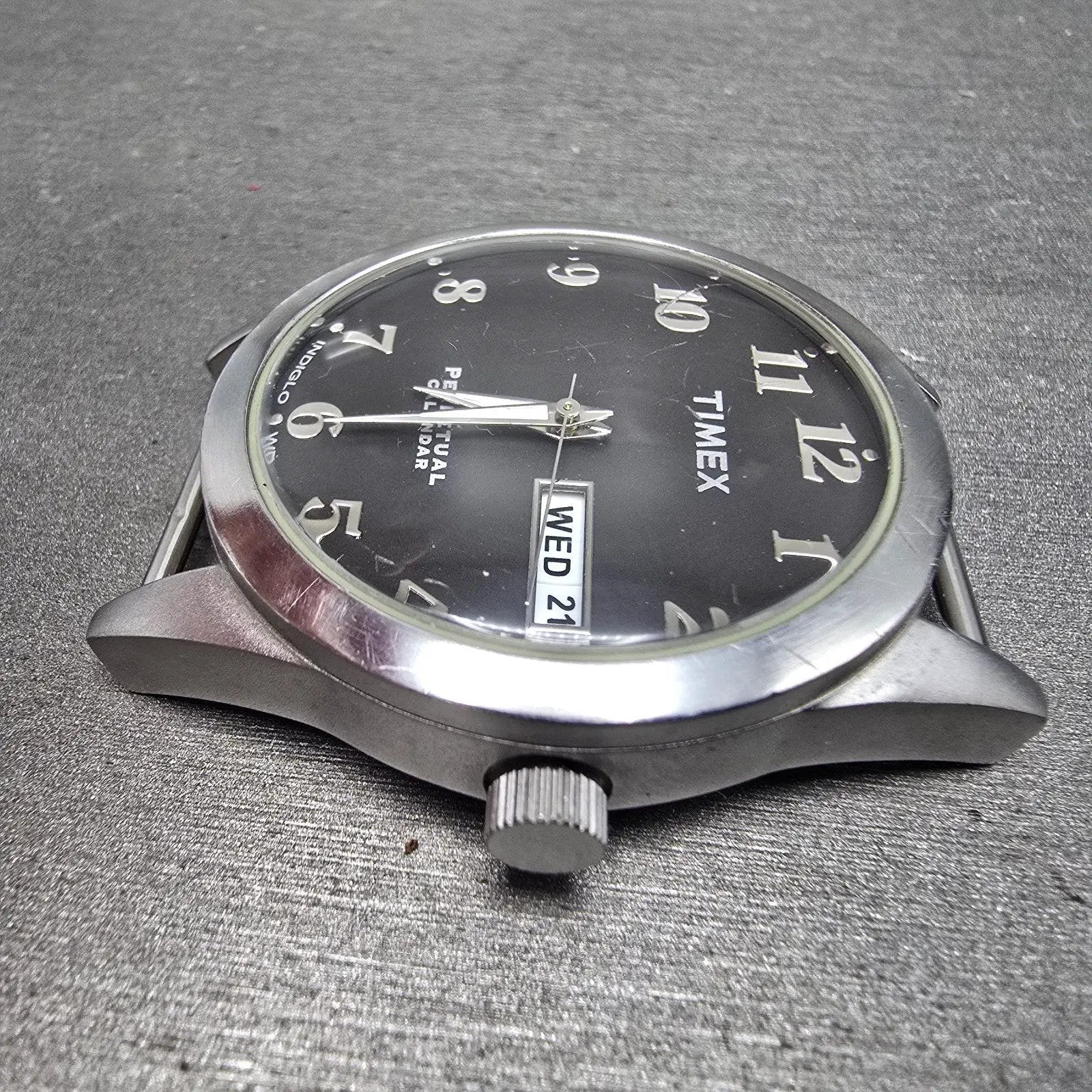 Timex Prepetual Calendar Watch Men 37mm Gray Dial Silver Tone Daydate PARTS6