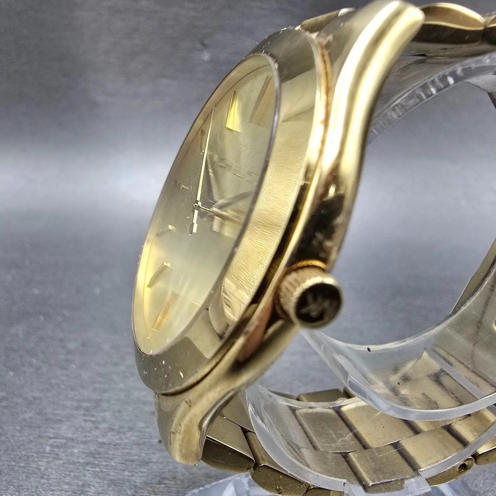 Michael Kors Runway Watch Women 42mm Champagne Dial Gold Tone MK-3179 New Batt O2