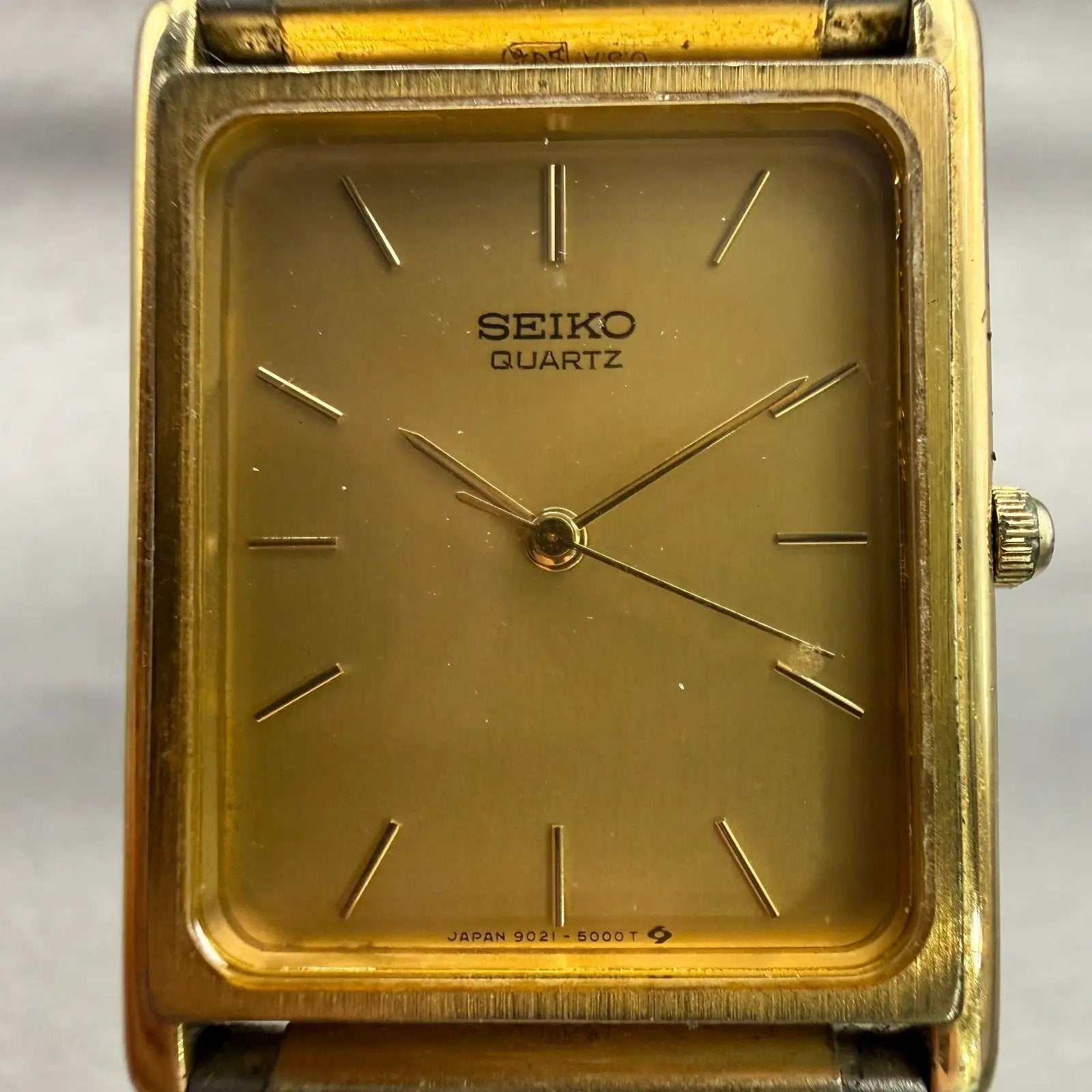 Seiko Watch Men 25mm Gold Dial Gold Tone Rectangle 9021-5009 New Battery Vintage1