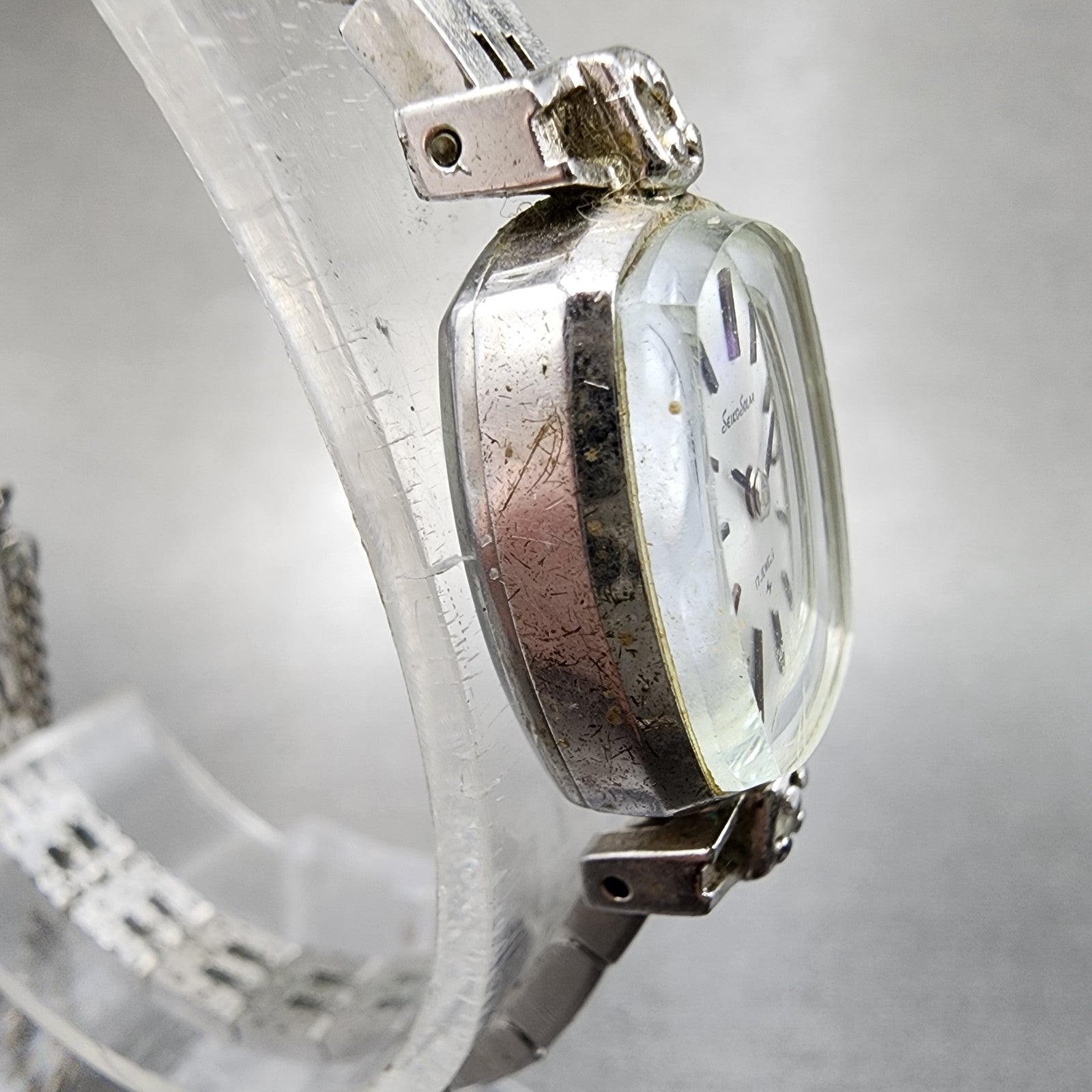 Seiko Solar Watch Women 15mm Silver Dial White Gold Plated Manual Wind Runs3