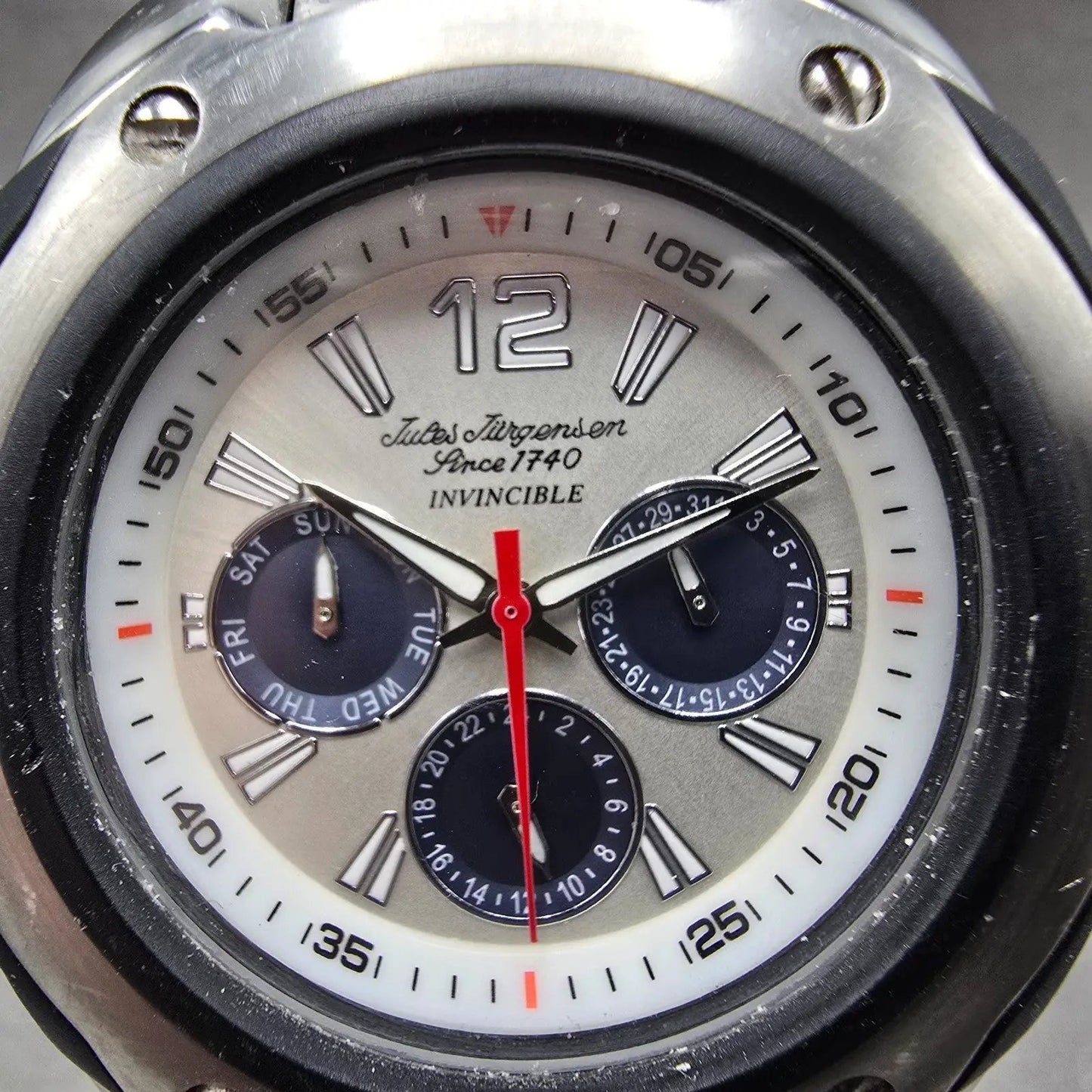Jules Jurgenson Invincible Watch Men 44mm White Dial Silver Tone Round New Batt1
