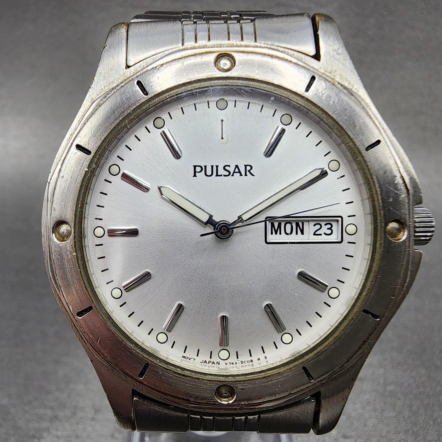 Pulsar Watch Men 38mm Silver Dial Silver Tone Daydate Round V7438A80 New Batt1