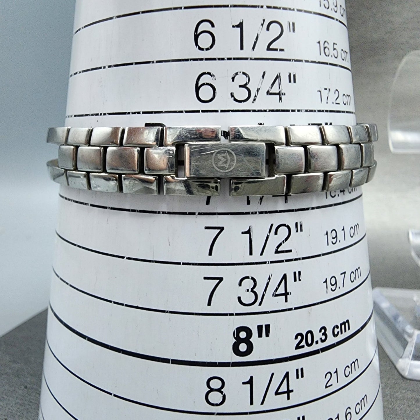 Movado Amorosa Watch Women 24m Black Dial Silver Tone Round 84 E4 1842 NewBat AB10