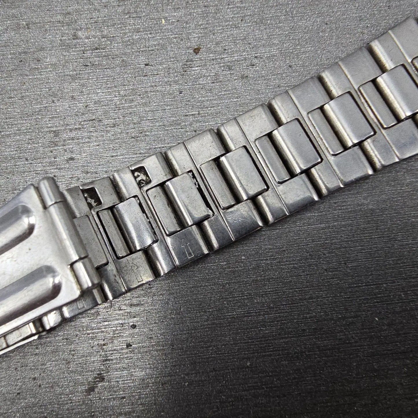 Seiko SQ Bracelet 19mm Stainless Steel Silver Tone Tri Folding Clasp VTG 111S8