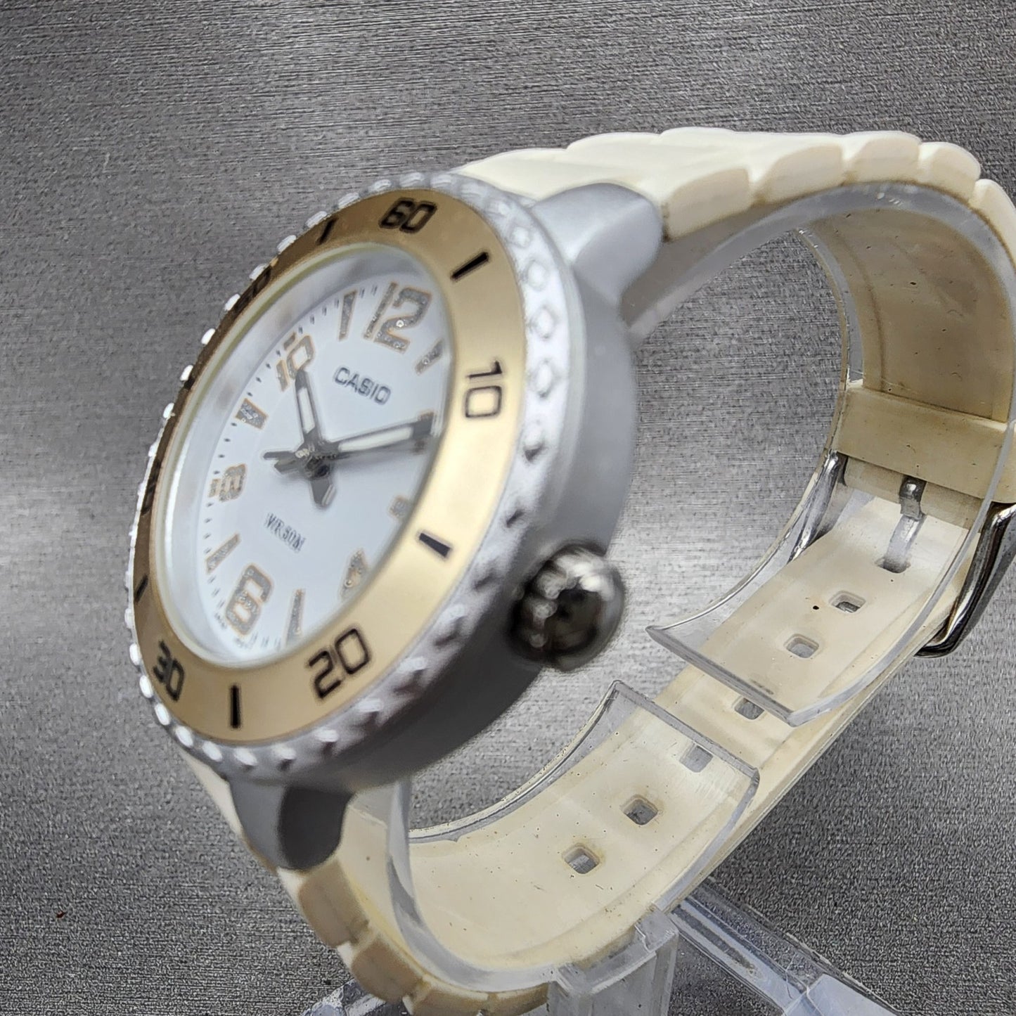 Casio Dive Watch Women 32mm White Dial Silver Tone Round LTP1331 New BatteryABC2