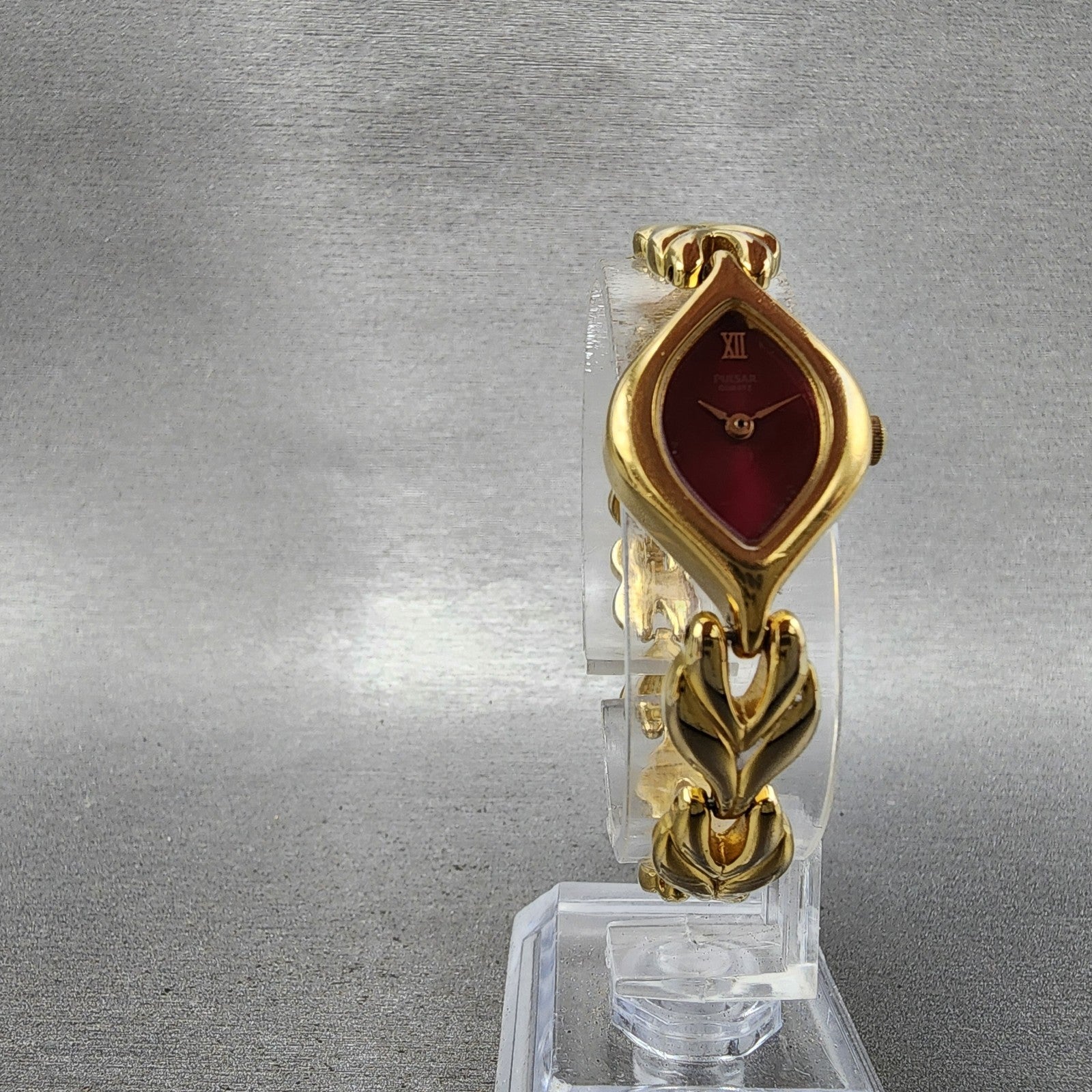 Seiko Pulsar Watch Women 18mm Red Dial Gold Tone Oval V8106510 New Battery5