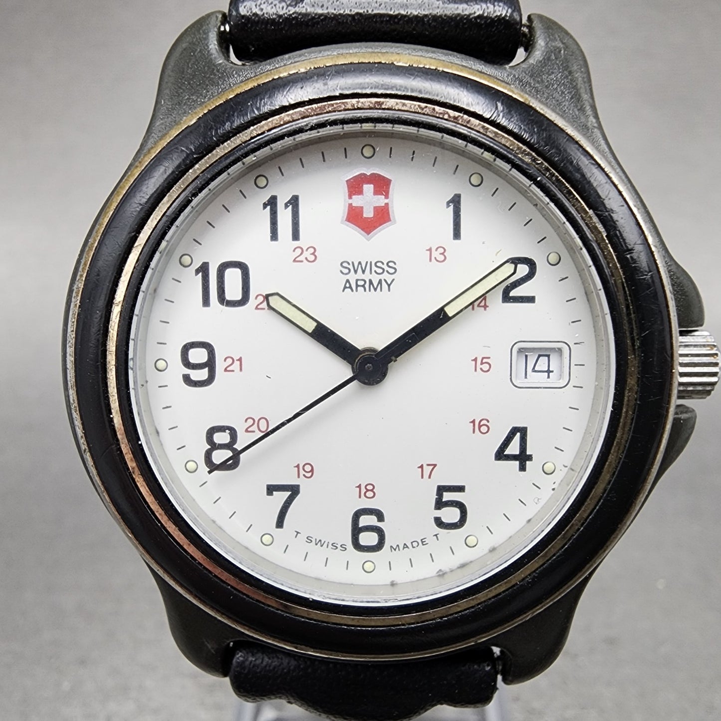 Swiss Army Original Watch men 39mm White Dial Black Tone Date Round  New Battery1