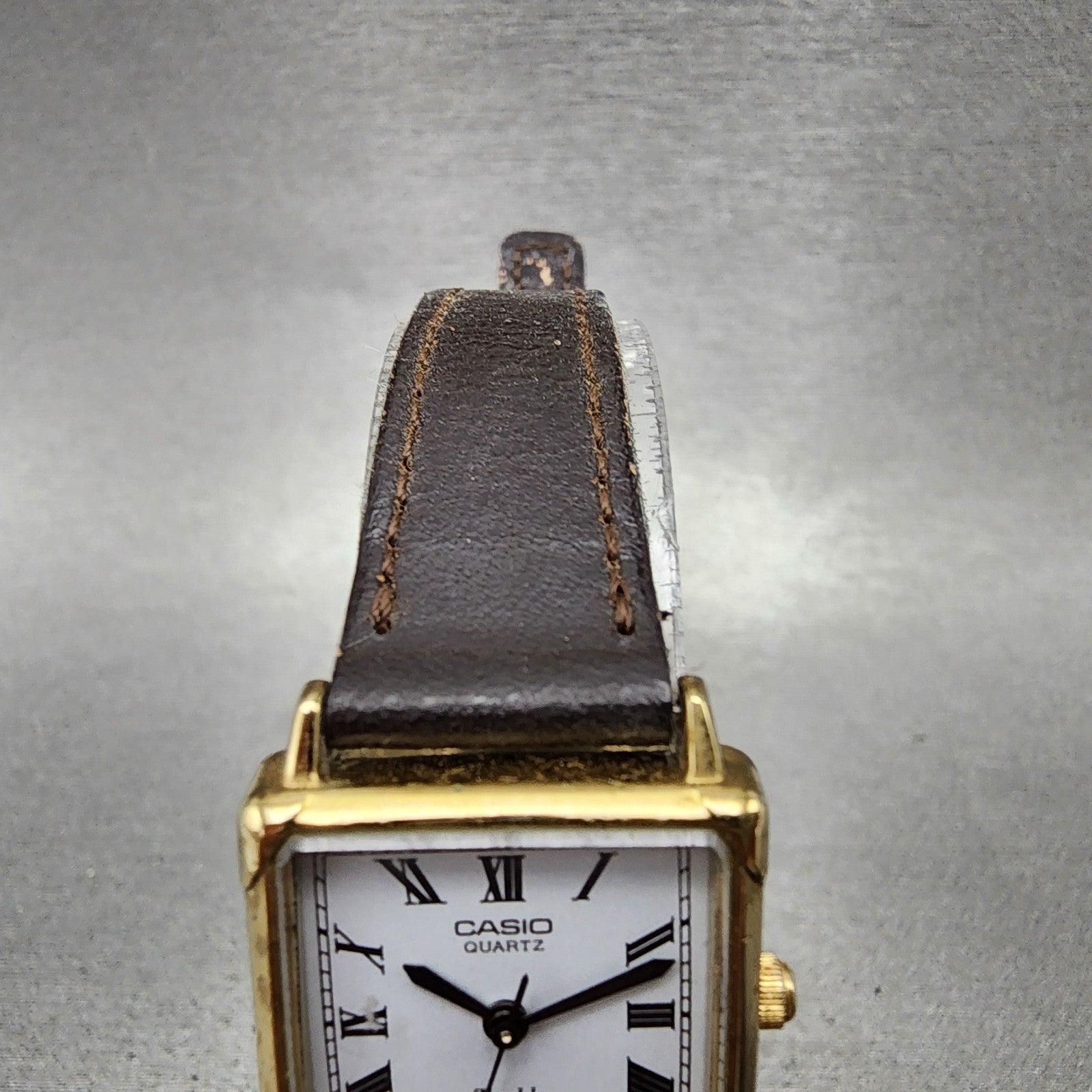 Casio Traddy Tank Watch Women 21mm White Dial Gold Tone Rectangle New Battery4
