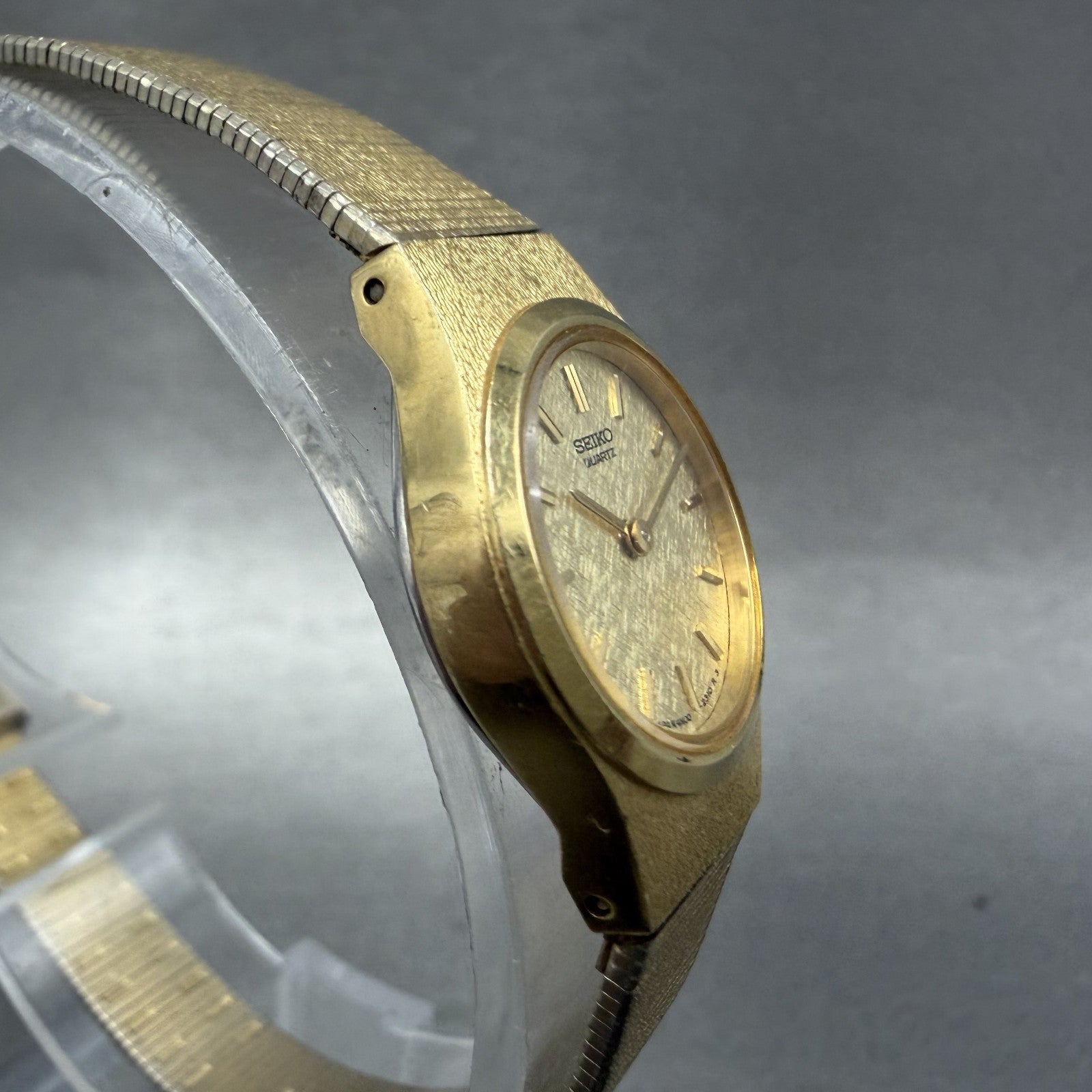 Seiko Watch Women 18mm Champagne Dial Gold Tone Round 4n00-0669 New Battery ABC3