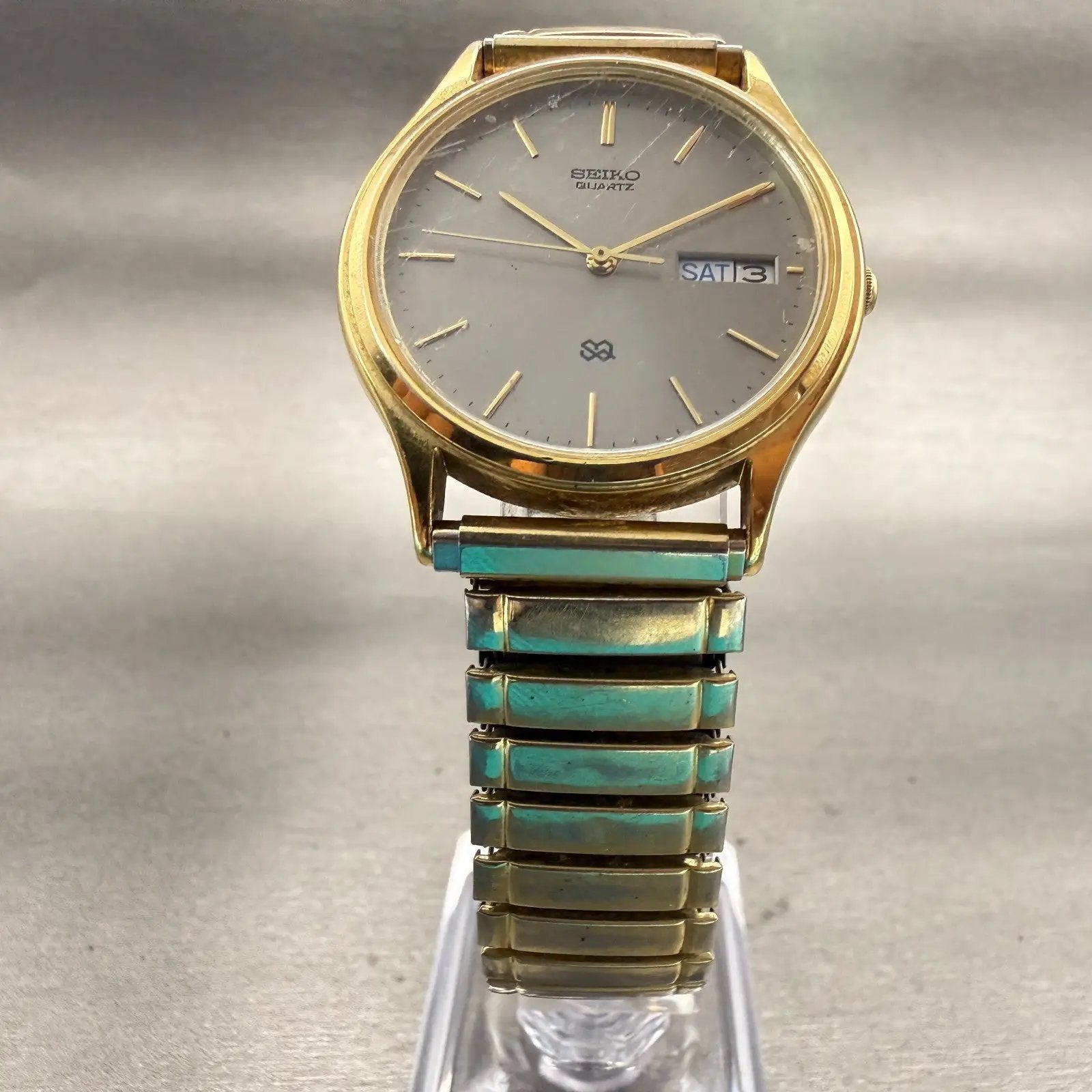 Seiko SQ Watch Men 34mm Gray Dial Gold Tone Daydate Round 5H23-7B09 New Battery5