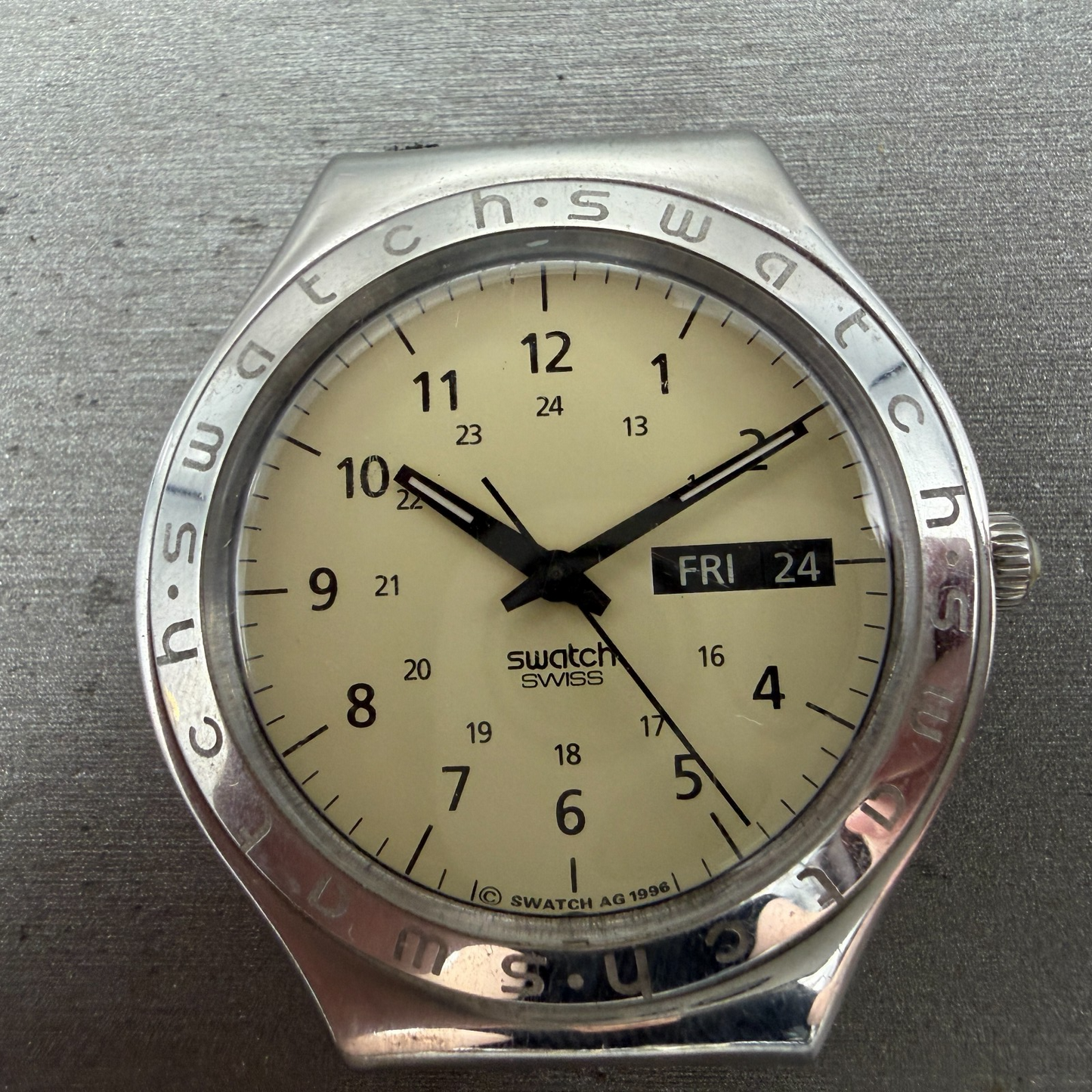 Swatch irony Pergamena Watch Men 37mm Cream Dial Steel Daydate YGS708 New Batt1