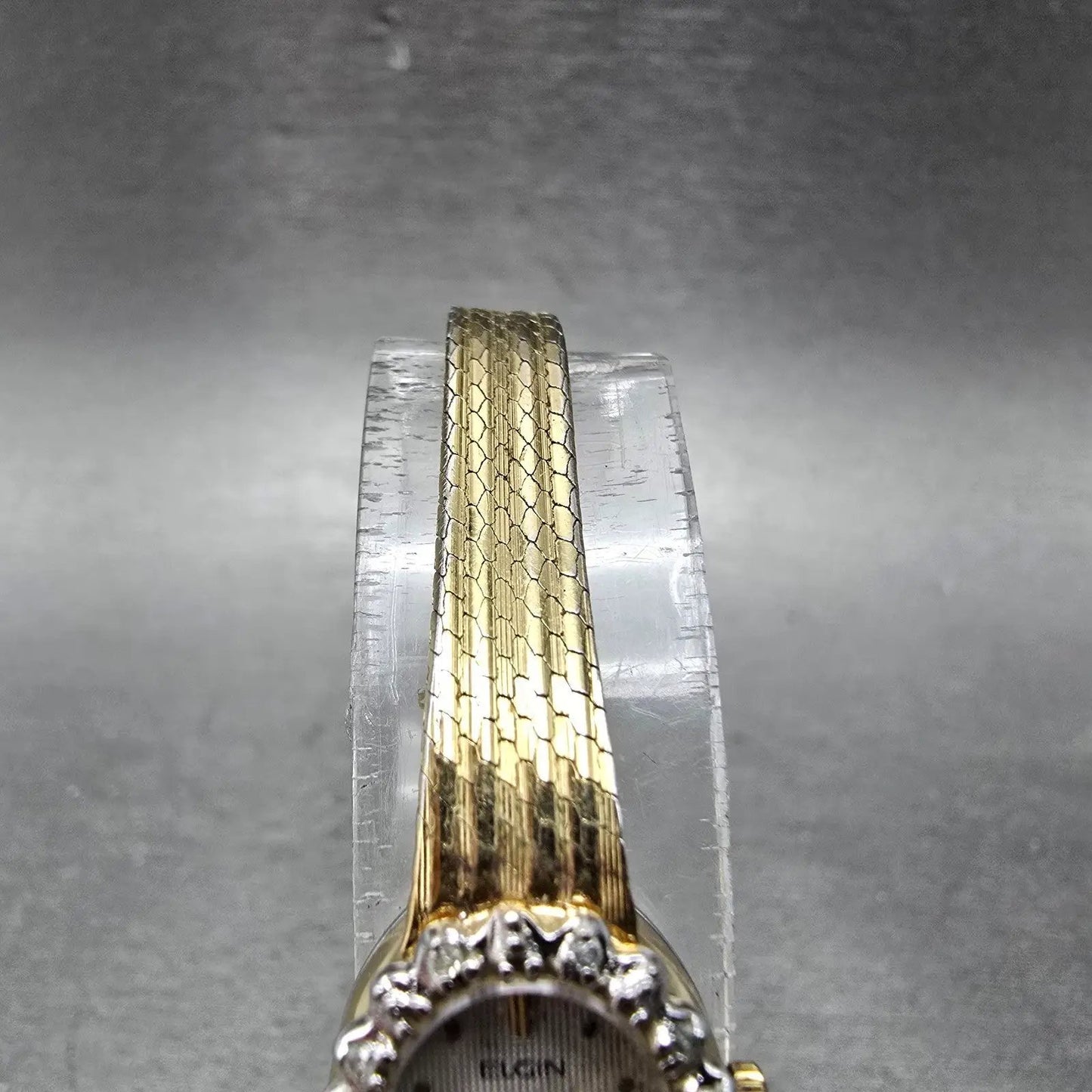 Elgin Watch Women 15mm Silver Dial Gold Tone Oval Crystal Accent New Battery5