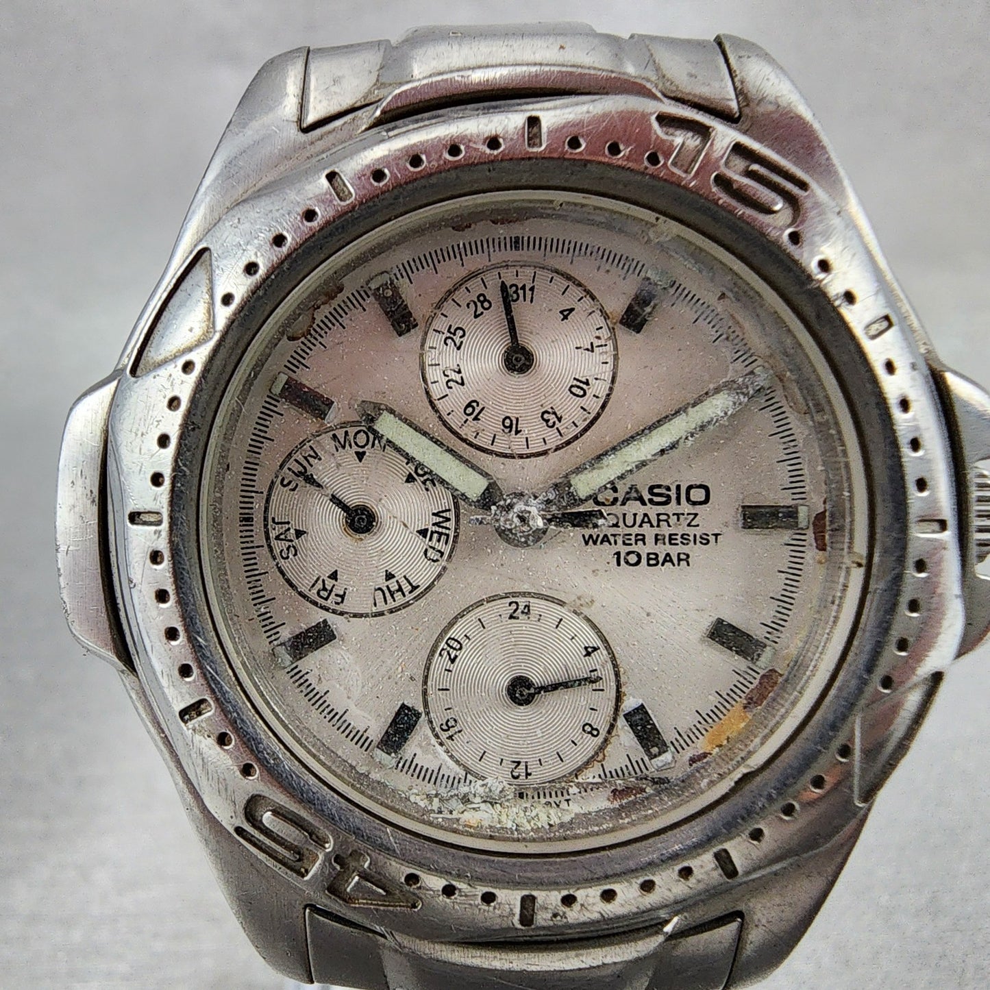 Casio MTD1046 Dive Watch Men 38mm Silver Dial Silver Tone Daydate PARTS2