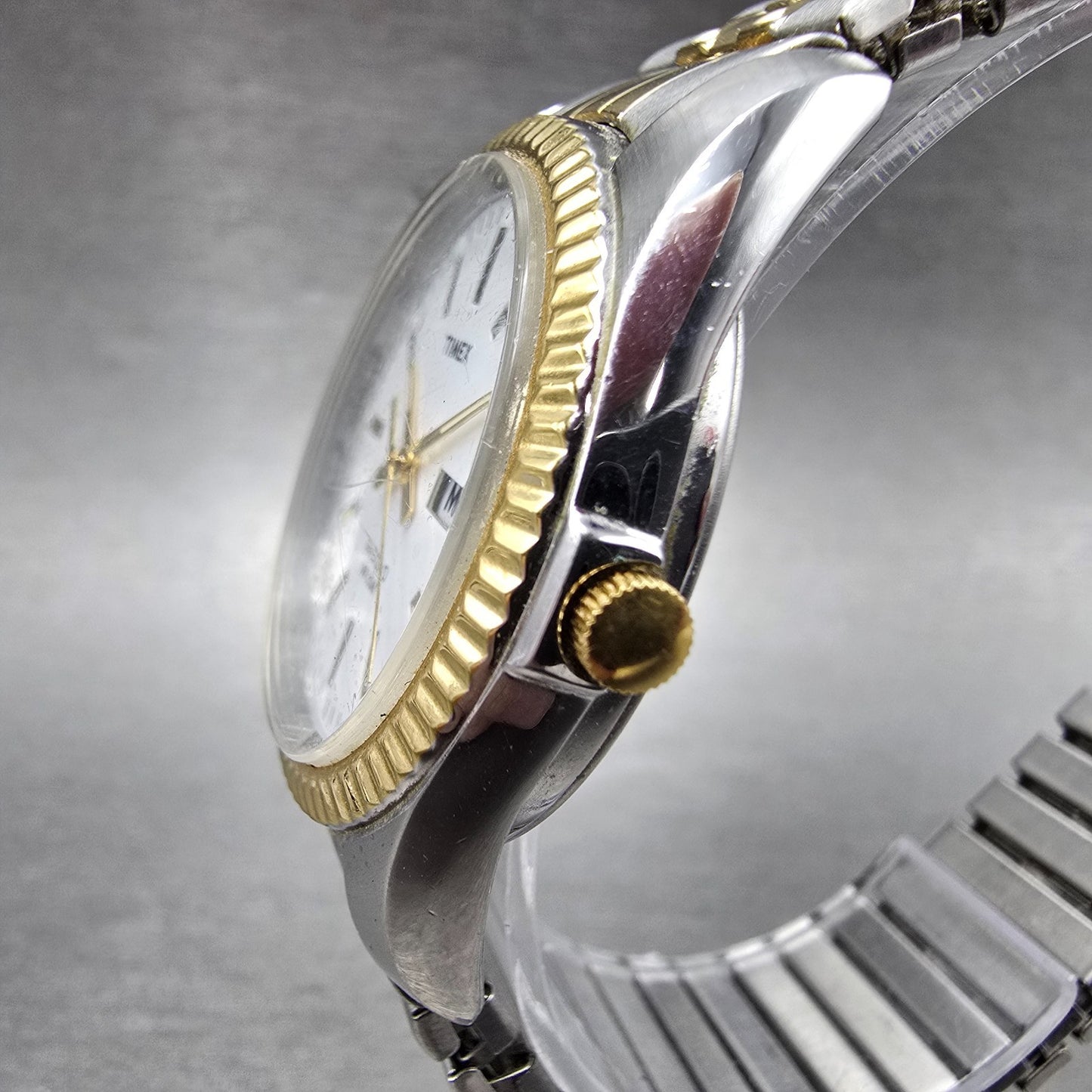 Timex Waterbury Legacy Watch Men 35mm White Dial Two Tone Daydate New Battery2