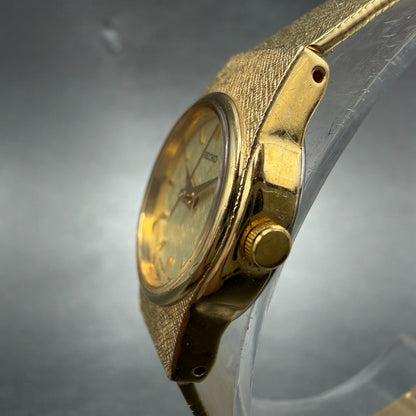 Seiko watch Women 19mm Champagne Dial Gold Tone Round V401-1819 New Battery HJ82