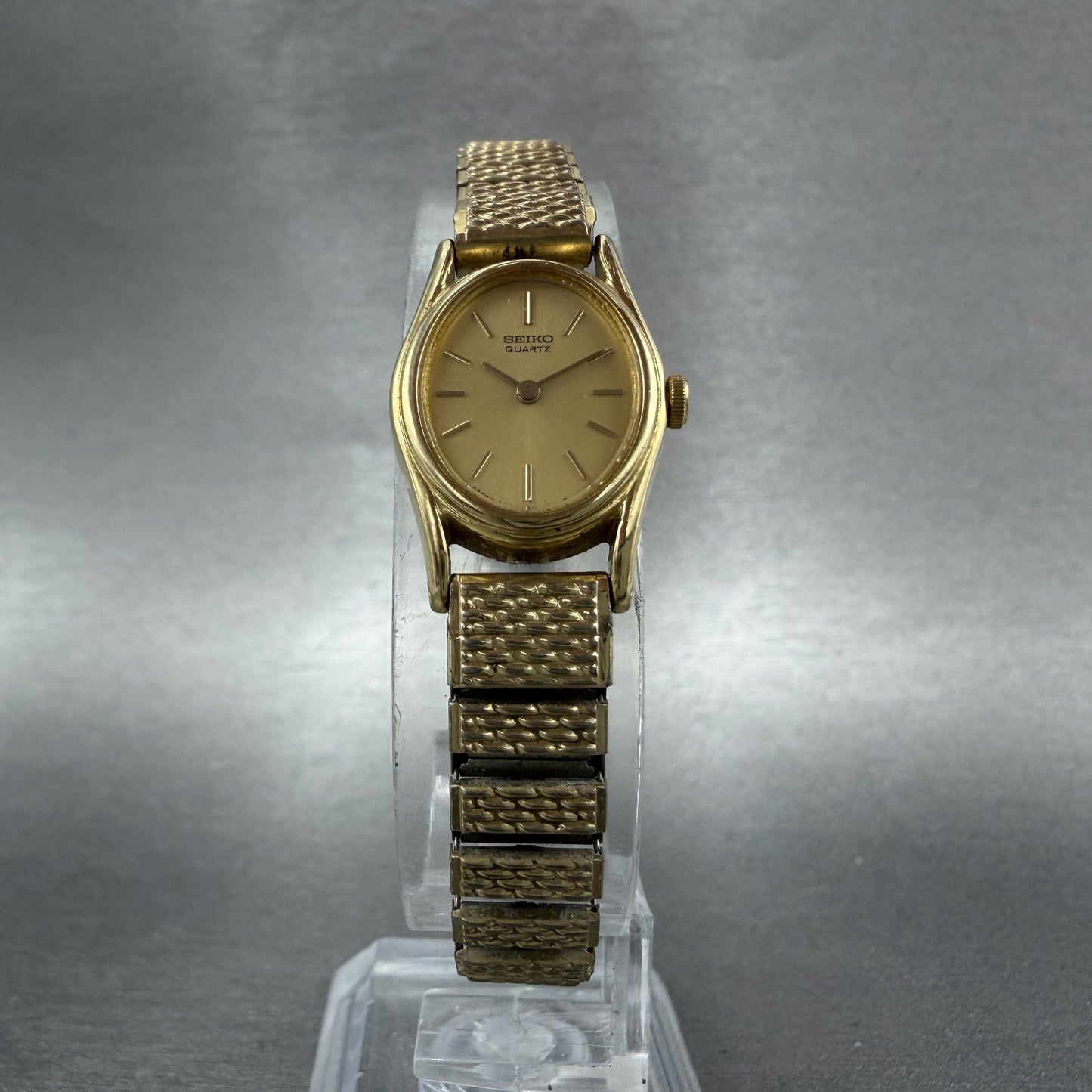 Seiko Watch Women 17mm Champagne Dial Gold Tone Oval 2c205539 New Battery5