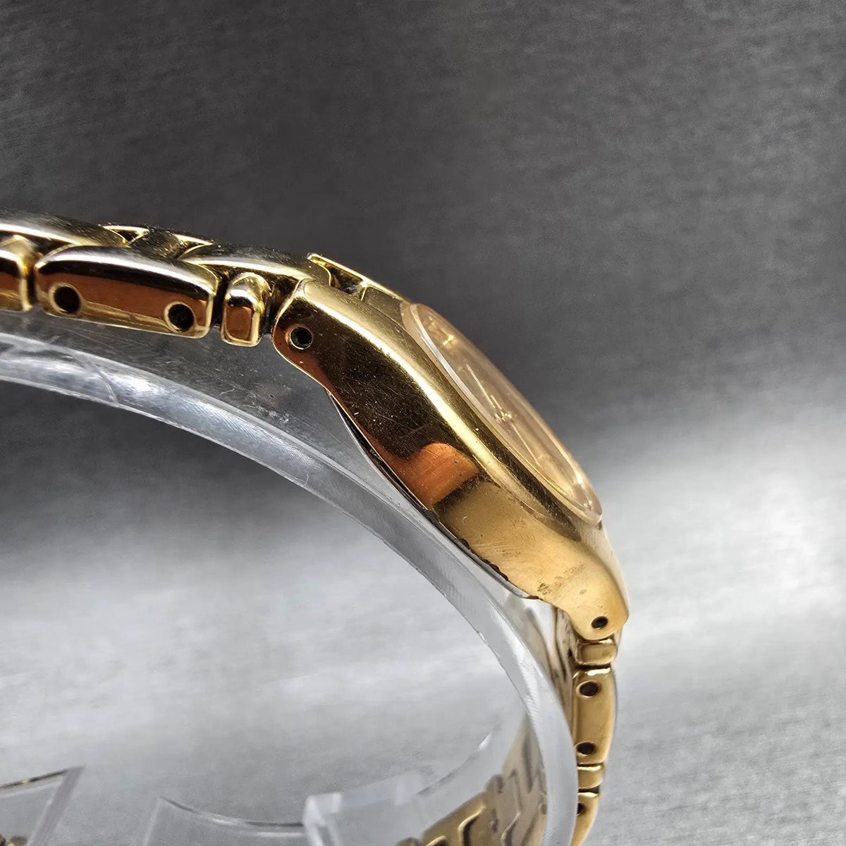 Seiko Watch Women 17mm Gold Dial Gold Tone Oval 1N01-0CS0 New Battery Vintage JP3