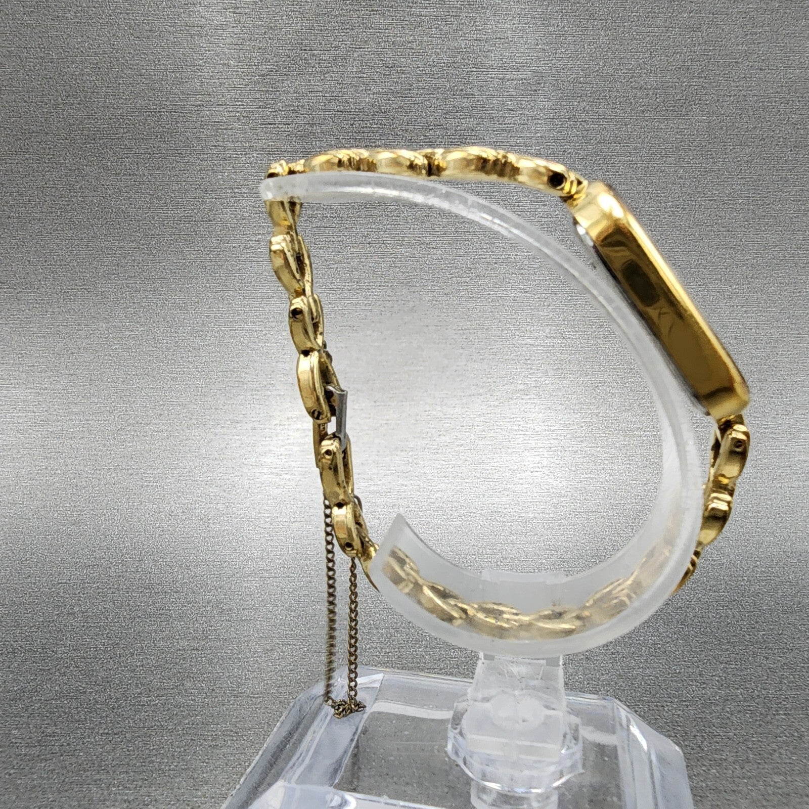 Seiko Watch Women 13mm Digital Gold Tone Oval L6204000 New Battery8
