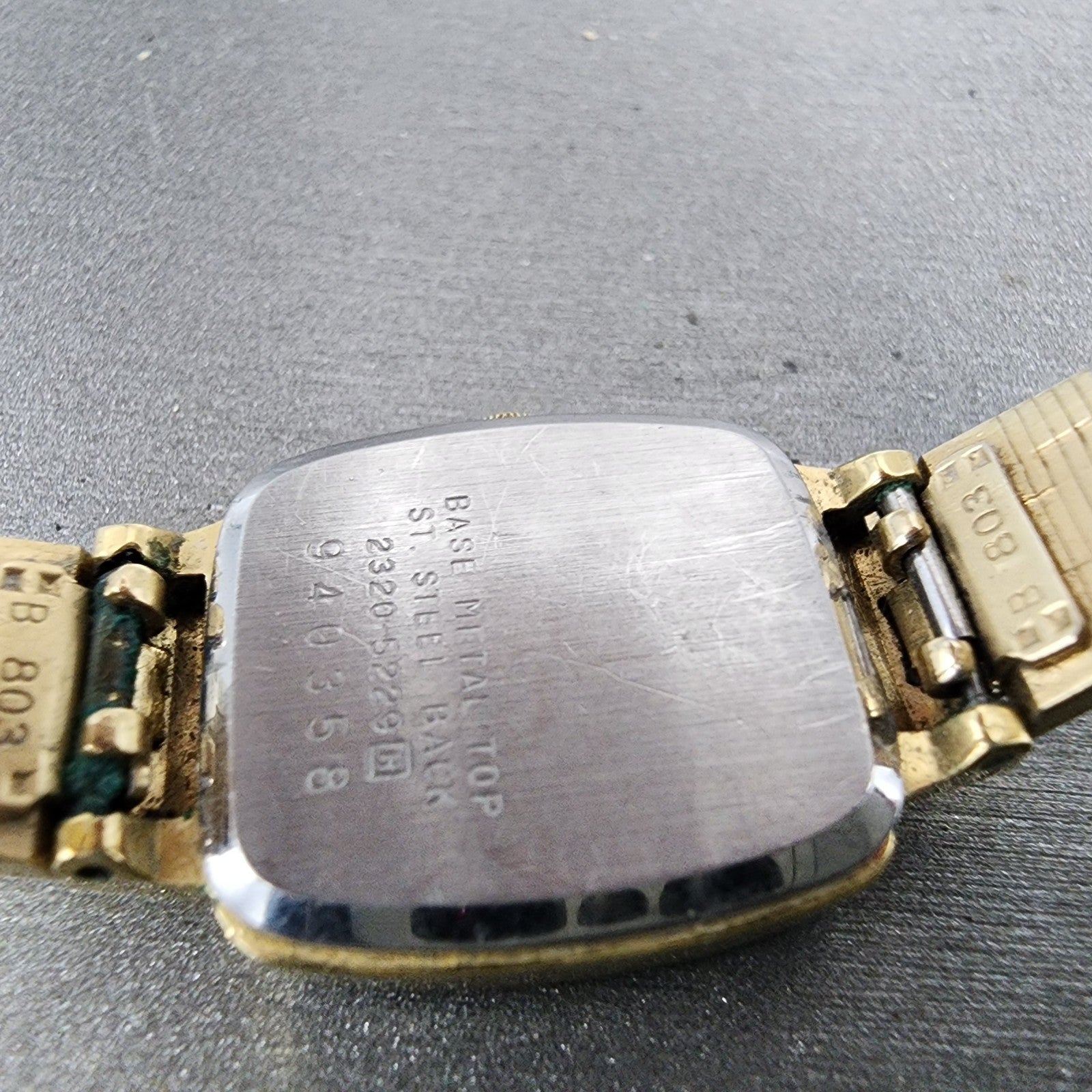 Seiko Tank Watch Women 18mm Brown Dial Gold Tone Rectangle 23205229 New Battery9