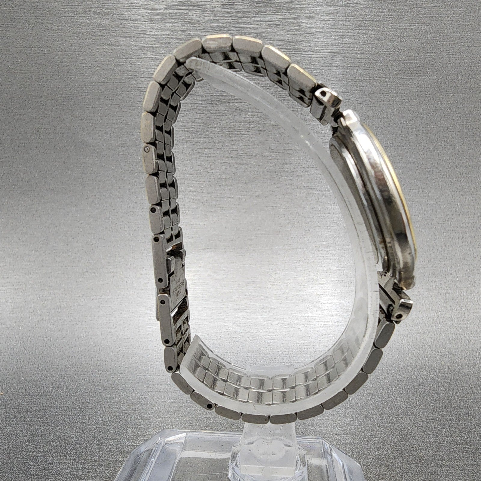 Burberry Watch Women 31mm White Dial Two Tone Round 4630E62283 New Battery8