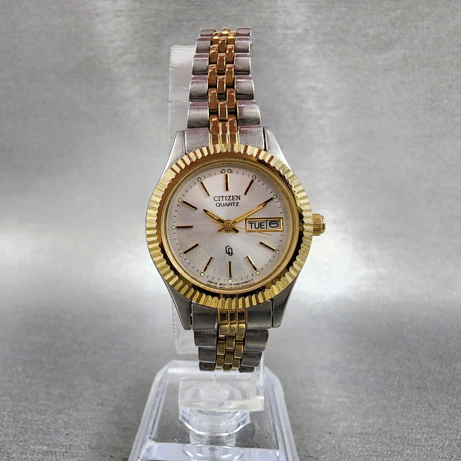 Citizen CQ Watch Women 25mm Silver Dial Two Tone Daydate 1002r15119 New Battery5