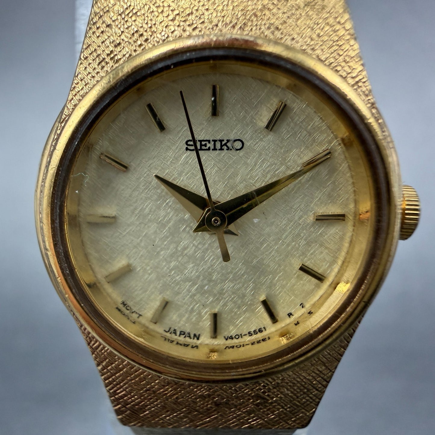 Seiko Watch Women 19mm Champagne Dial Gold Tone Round V401-1819 New Battery VTG1