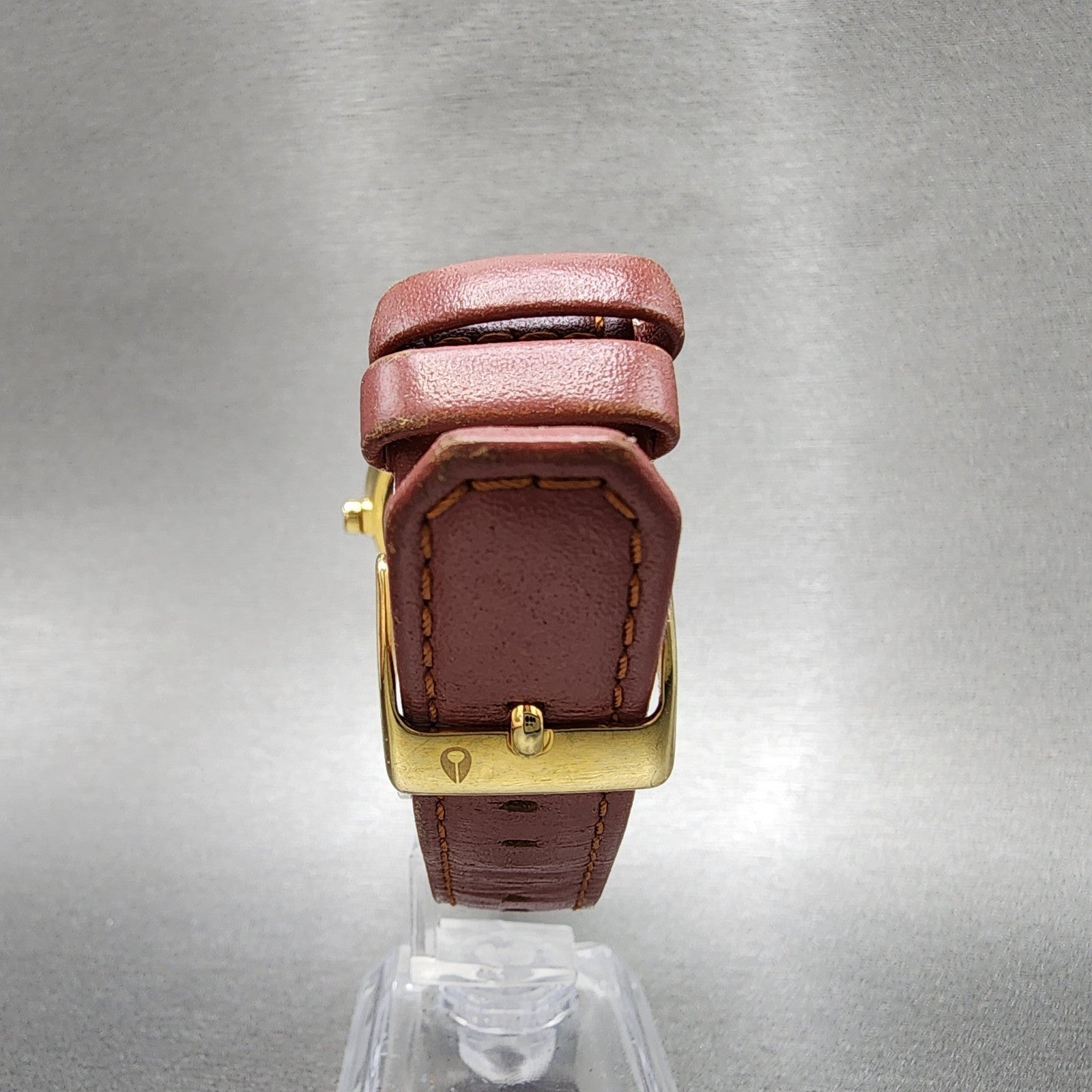 Nixon Kensington Watch Women 37mm Silver Dial Gold Tone Round New Battery7